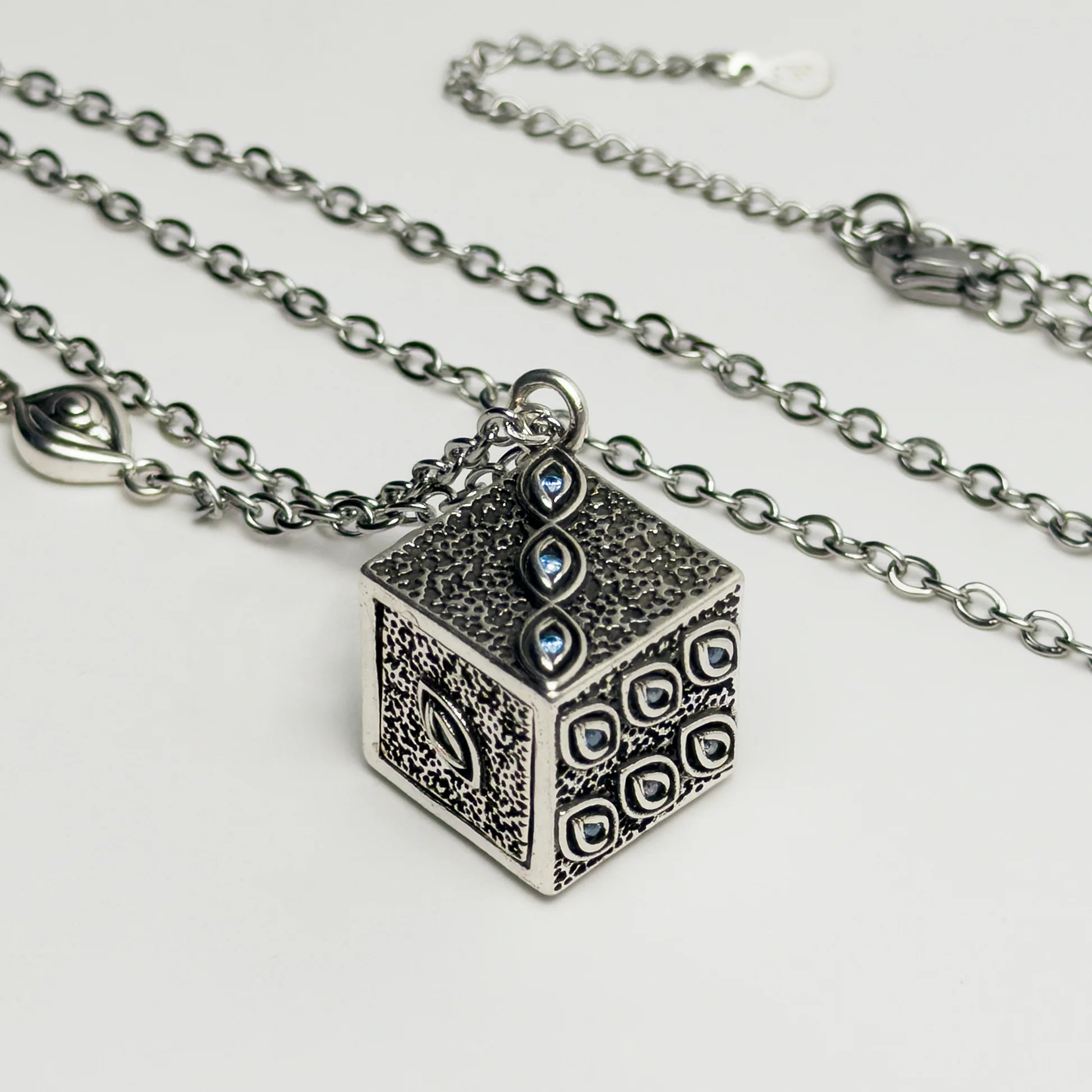 Gokumonkyo Jujutsu Kaisen Gojo Satoru Necklace