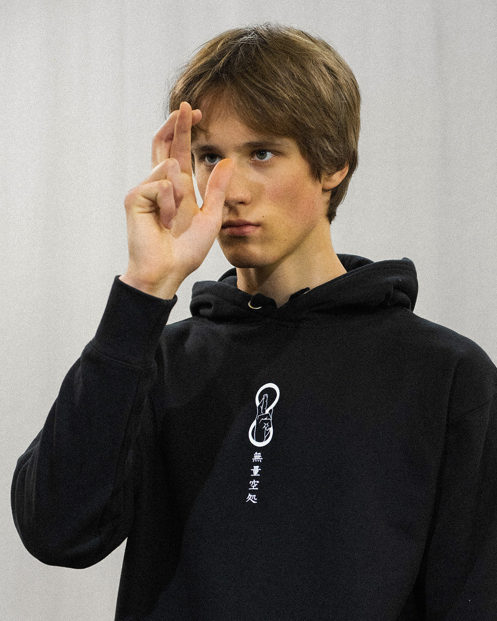 Gojo - Sudadera con capucha (estampado trasero)
