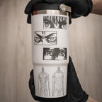 Vaso Stanley grabado con temática de Ataque a los Titanes