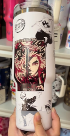 Vaso Stanley grabado con temática de Demon Slayer